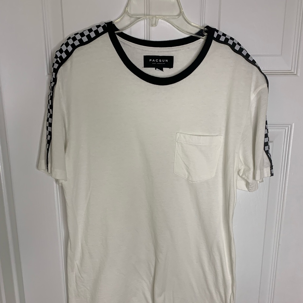 🔥Hot Sale🔥Men T Shirt. Color: White/Black. Size: S